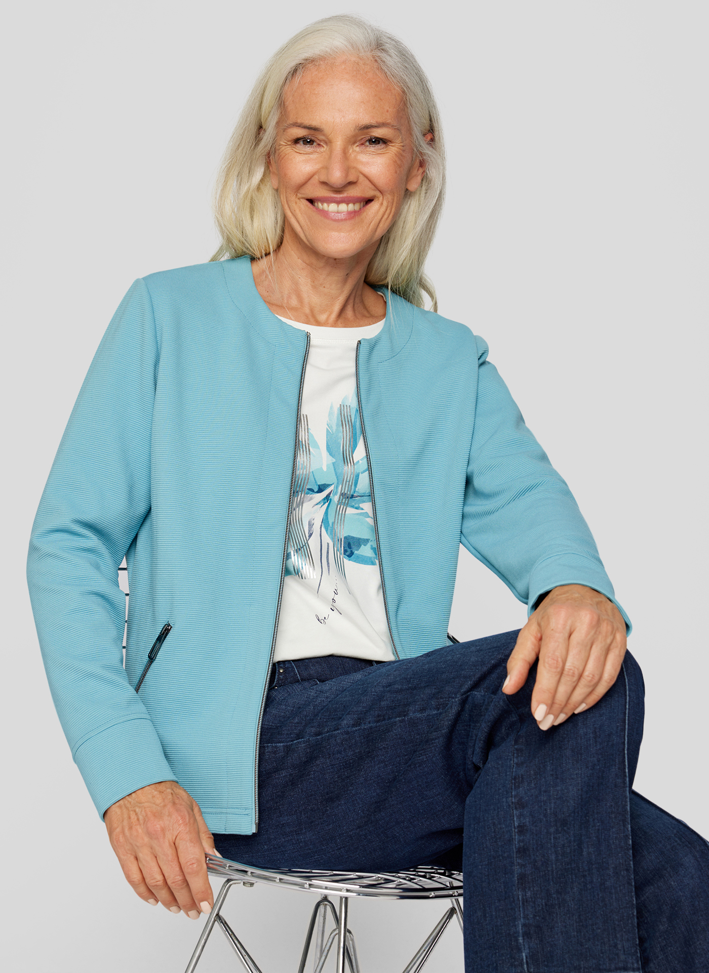 Jacke mit Rundhalsausschnitt