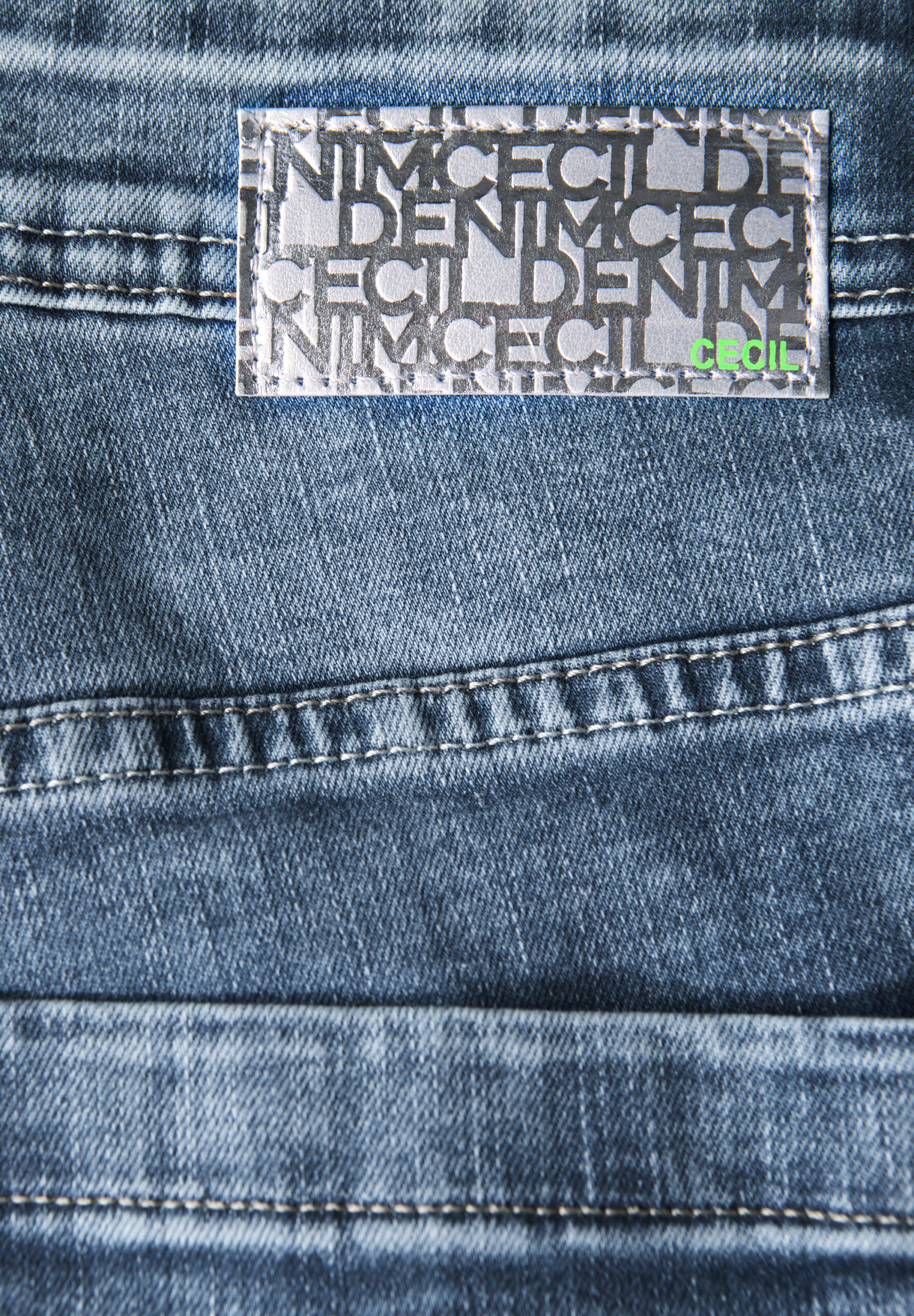 Jeans im Casual Fit – Bild 5