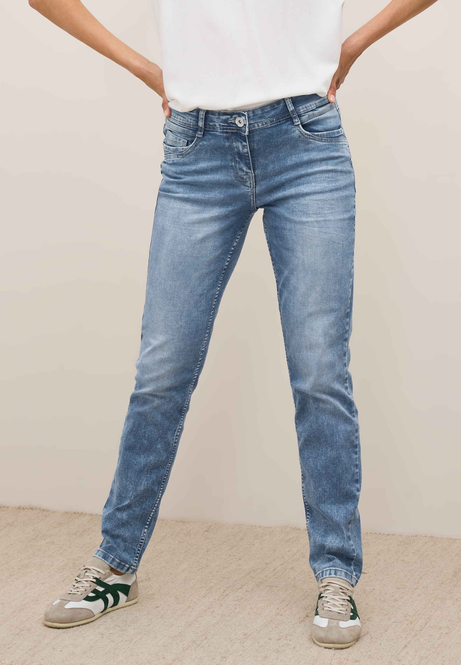 Jeans im Casual Fit – Bild 2