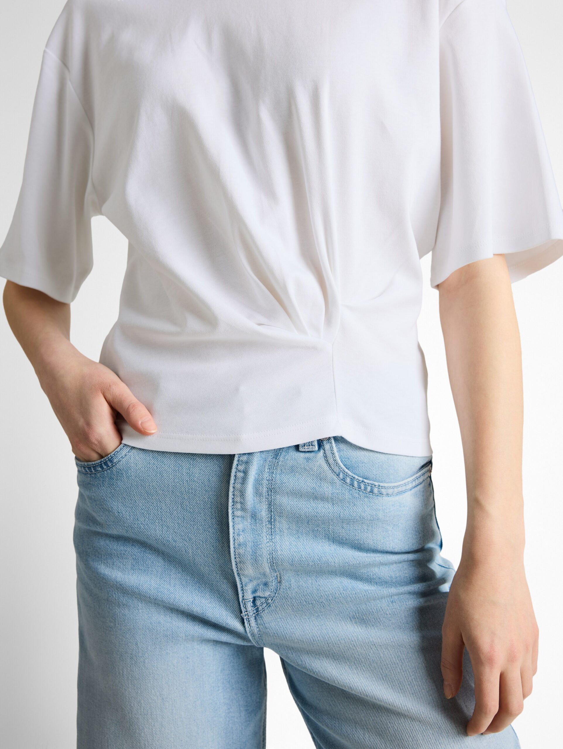 T-Shirt mit Knotendetail – Bild 6