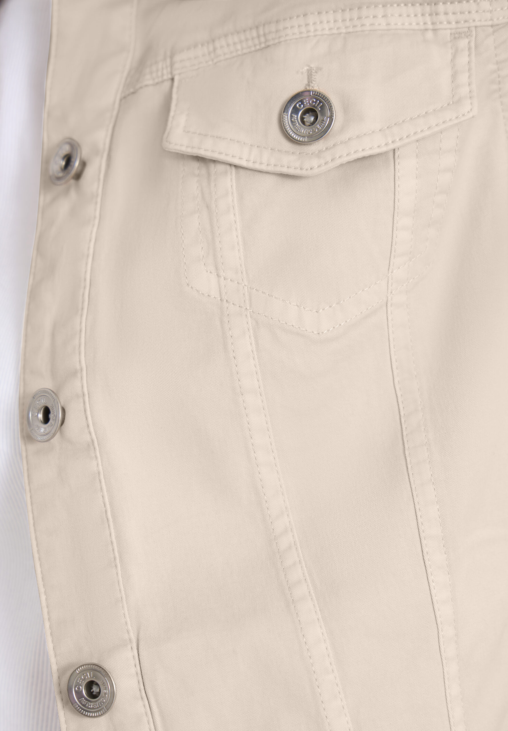 Jeansjacke mit Brusttaschen und Knöpfen – Bild 7