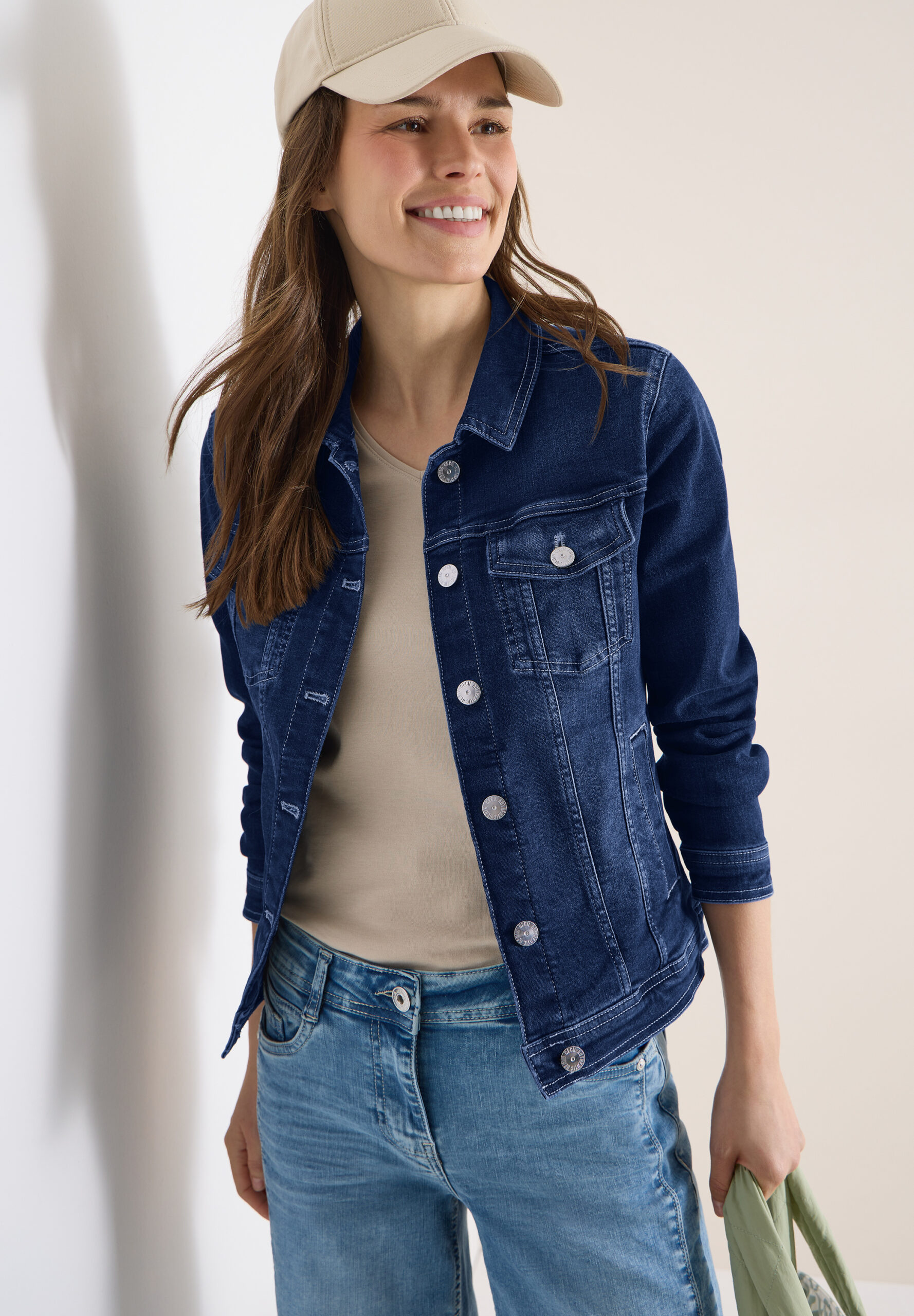Jeansjacke mit Brusttaschen und Knöpfen – Bild 3
