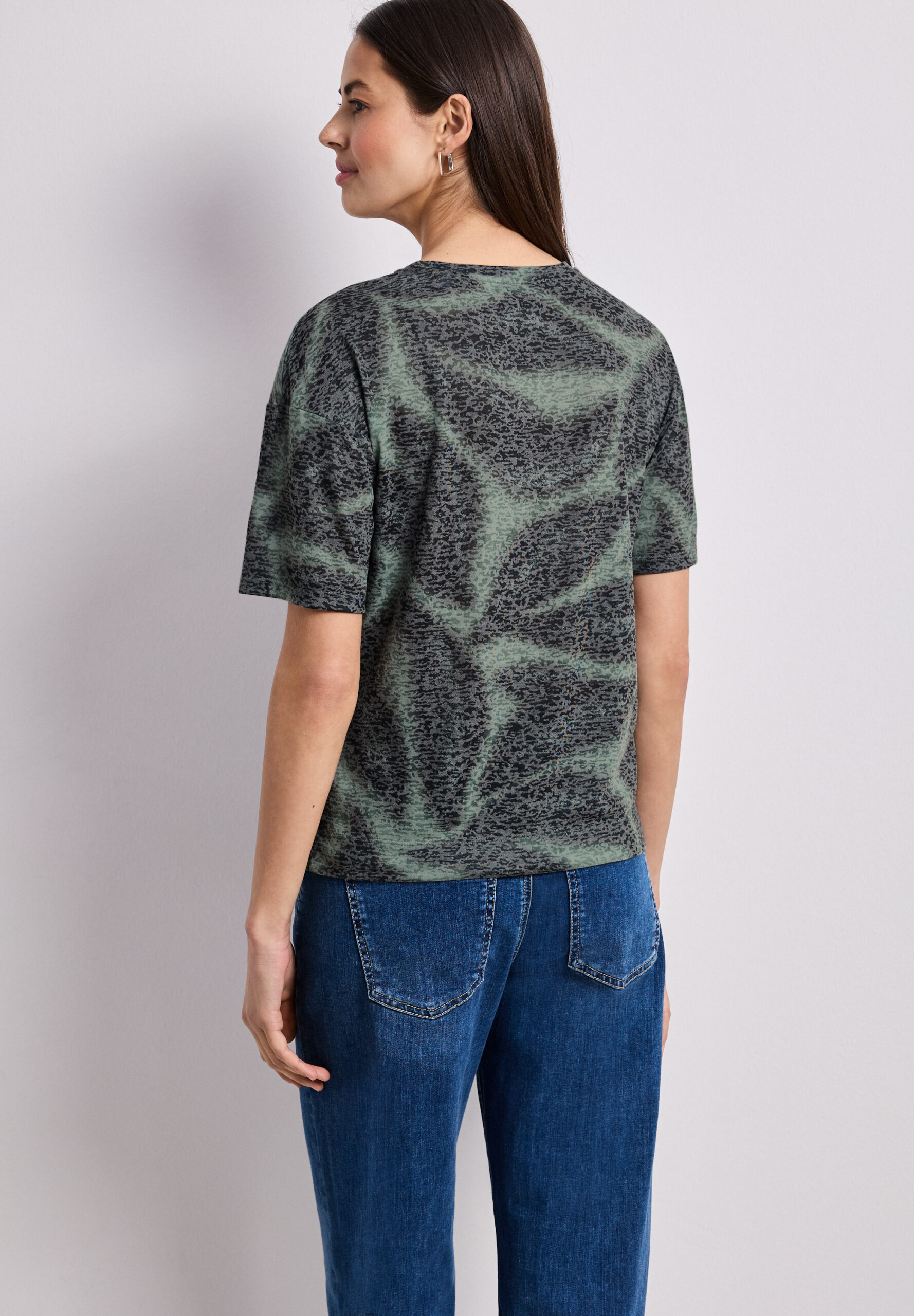 Shirt im Ausbrenner-Look mit Print – Bild 4