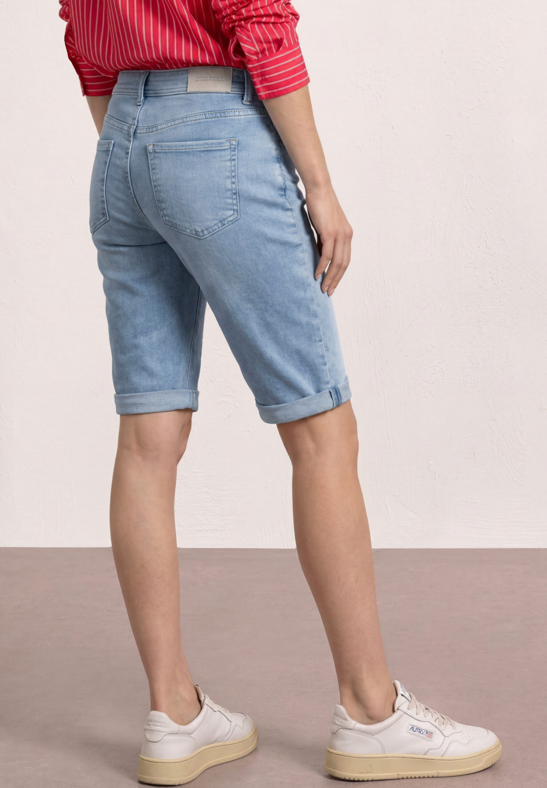 Slim Leg Bermuda mit Turn-Up-Detail – Bild 4