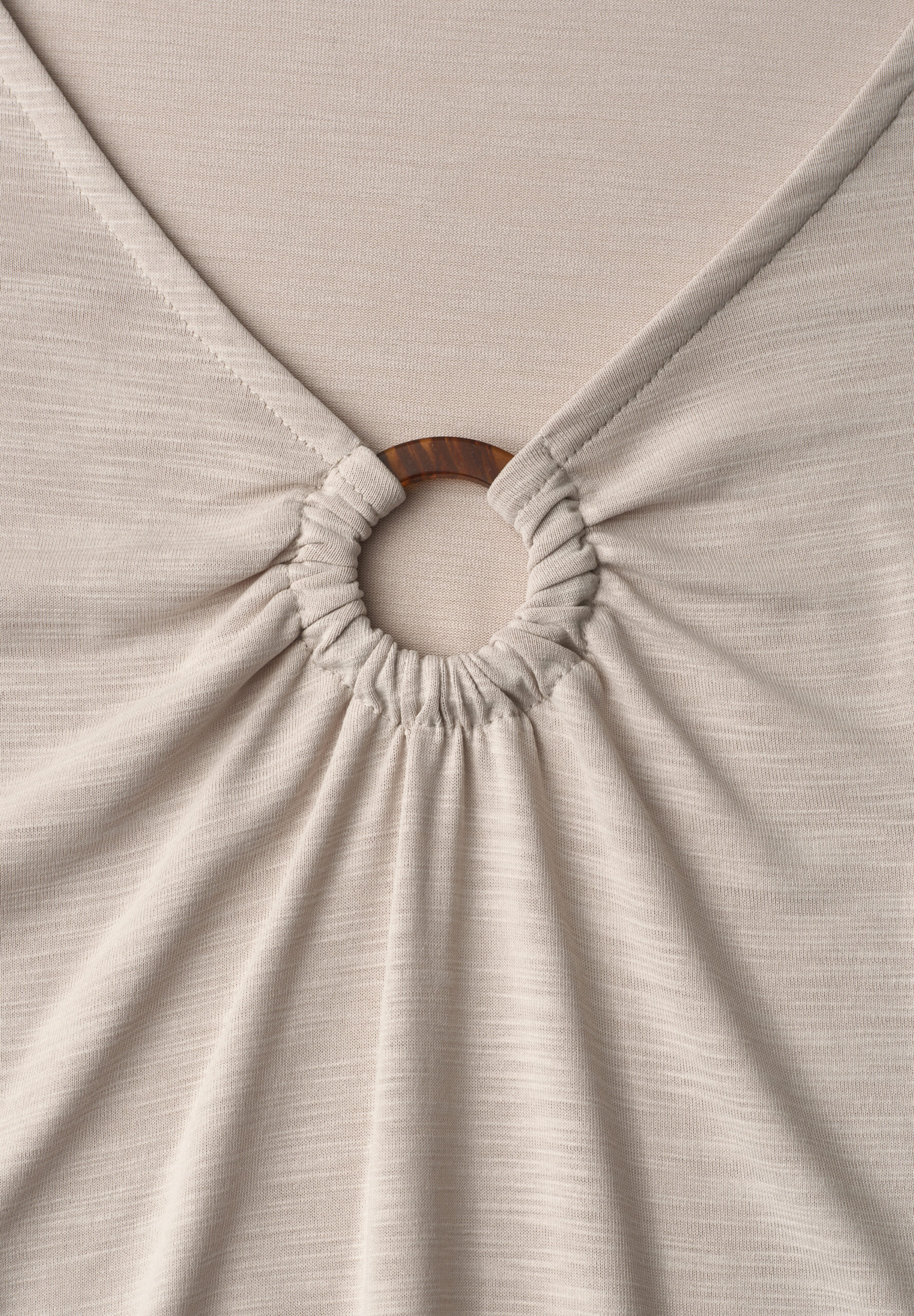 Silk-Look Shirt mit V-Neck und Deko-Detail – Bild 3