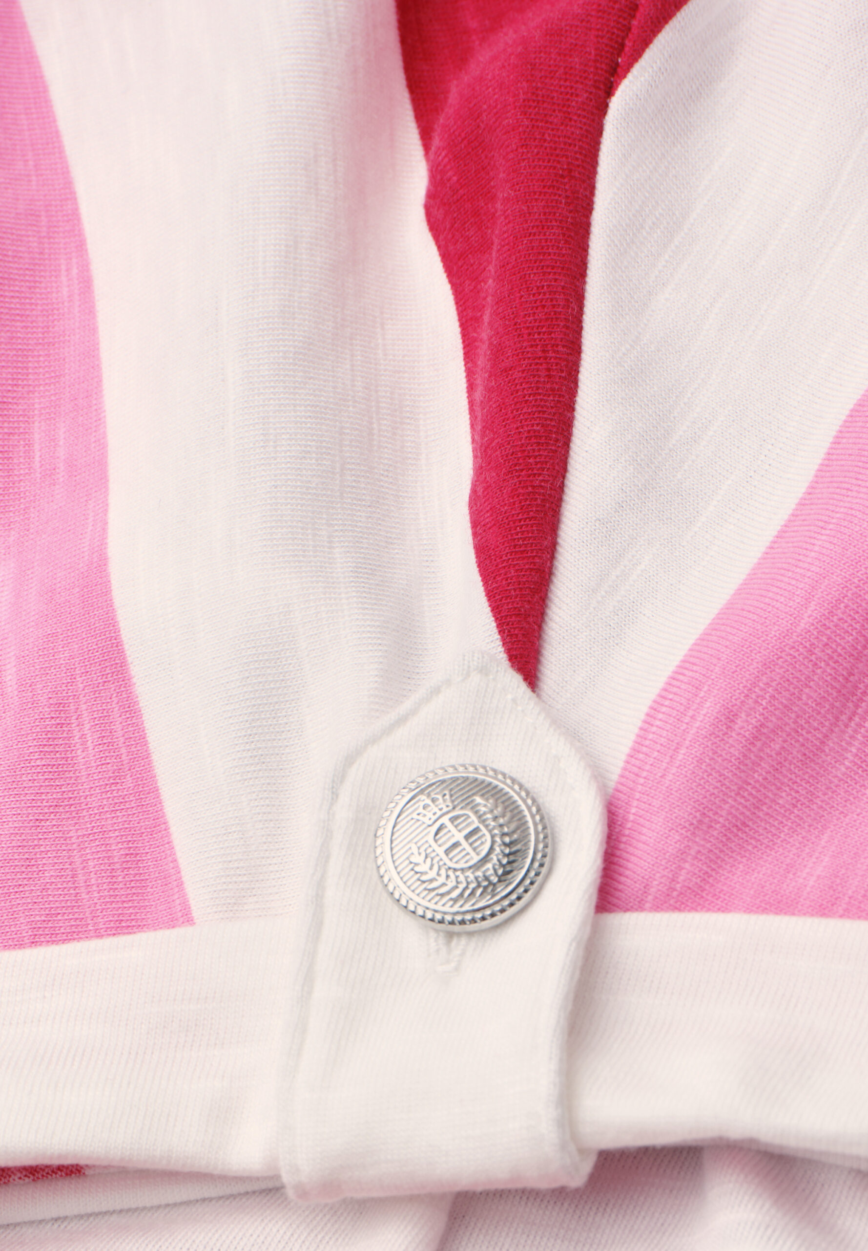 T-Shirt mit Rundhals und Knopfdetails – Bild 3