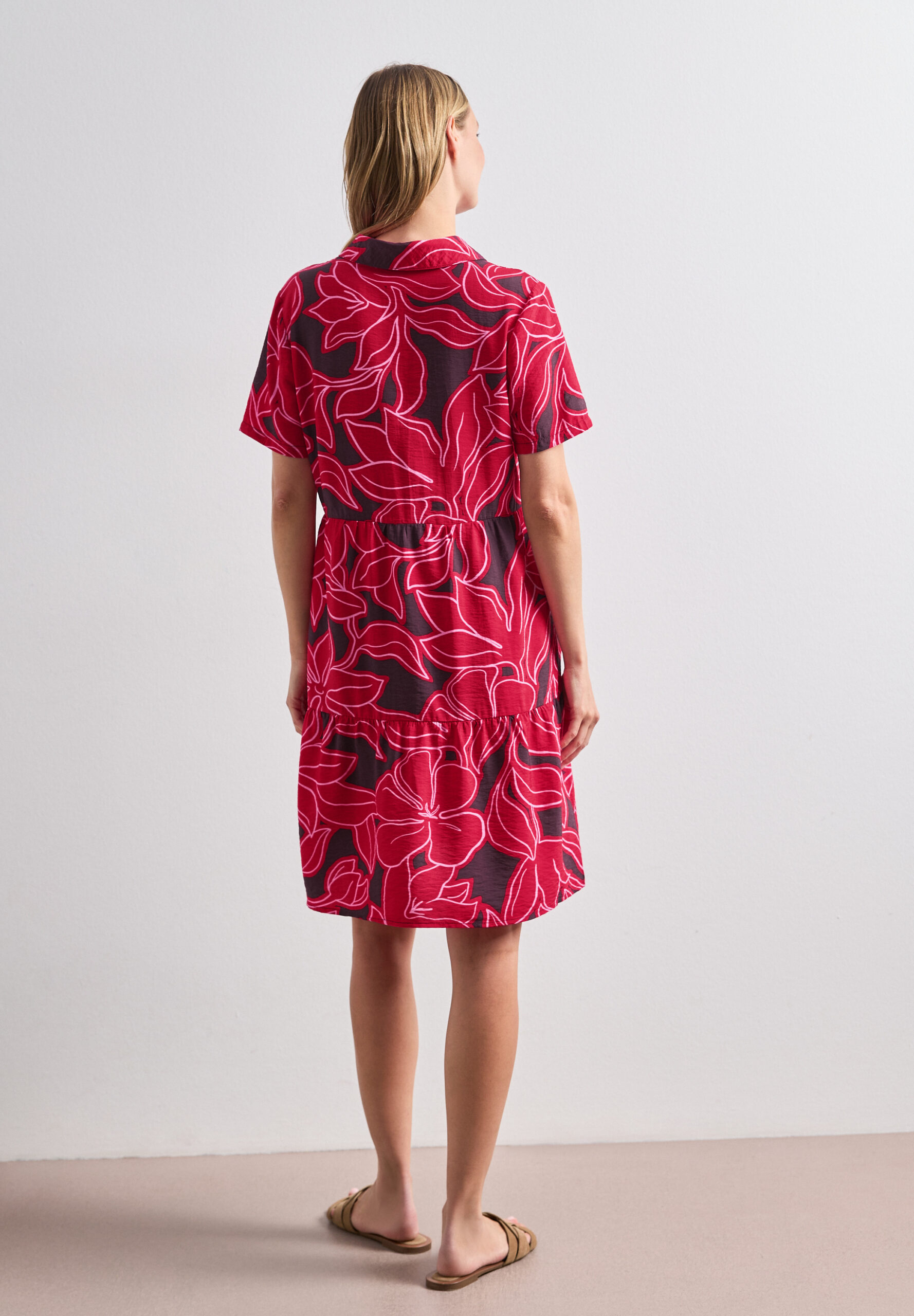 Knielanges Kleid mit Kurzarm und Print – Bild 3