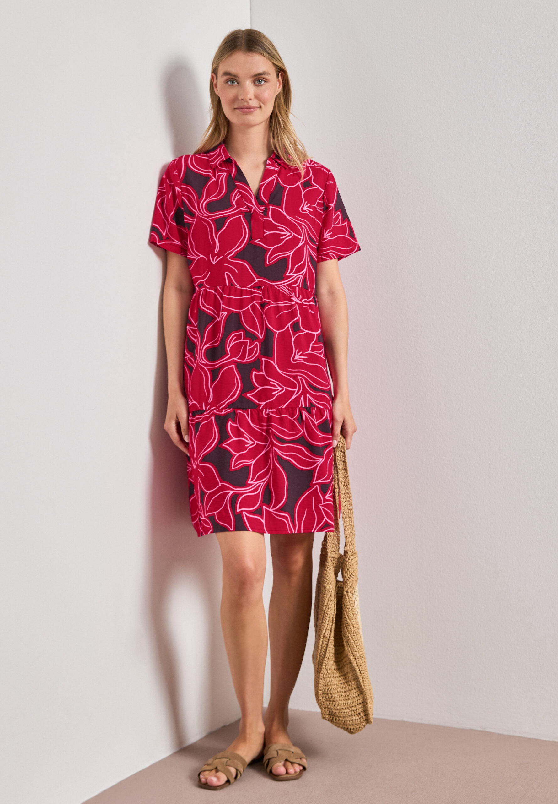 Knielanges Kleid mit Kurzarm und Print – Bild 4