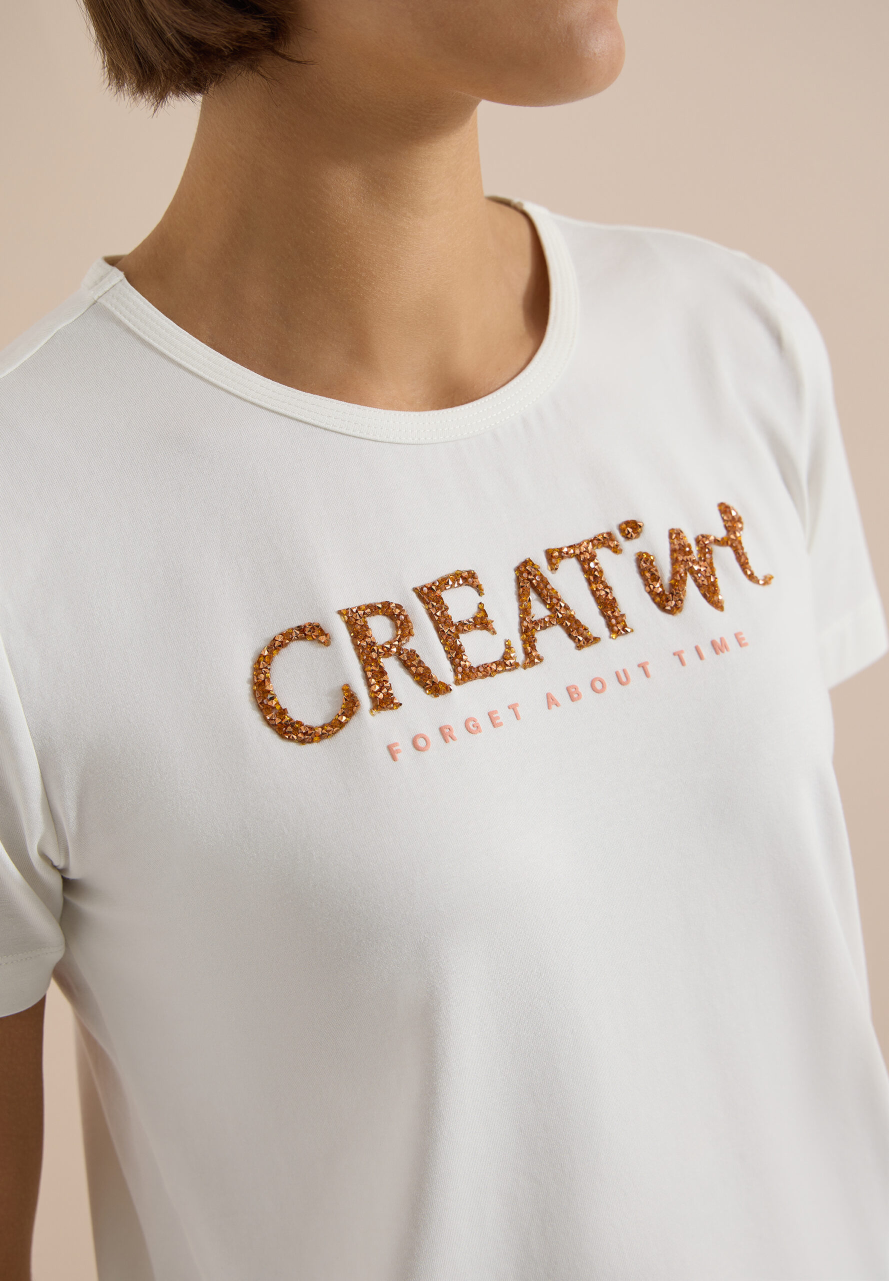 T-Shirt mit Rundhals und Glitzer-Wording – Bild 2