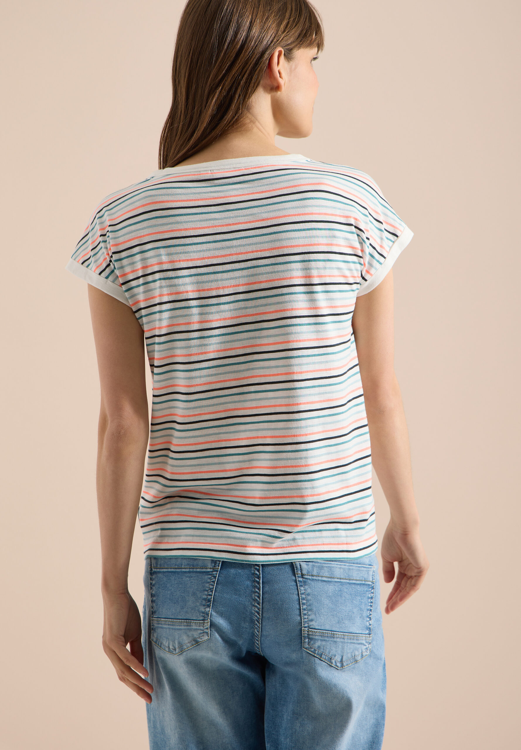 T-Shirt mit Boat Neck und Turn-Up-Detail – Bild 4