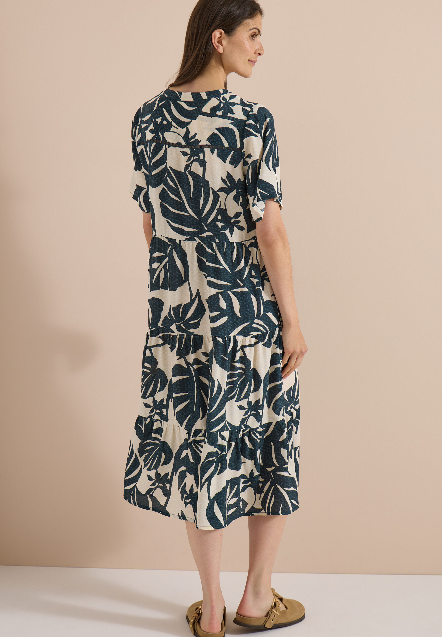 Midikleid mit Split Neck und Print – Bild 3