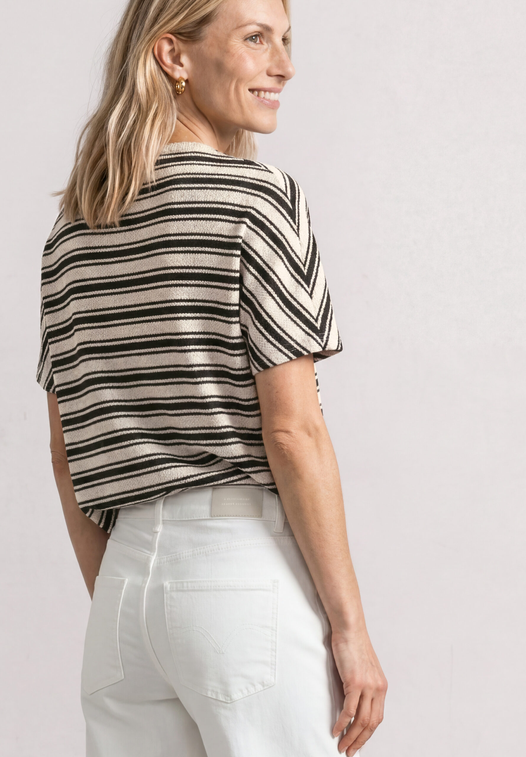 Shirt in Strick-Optik mit Rundhals – Bild 3