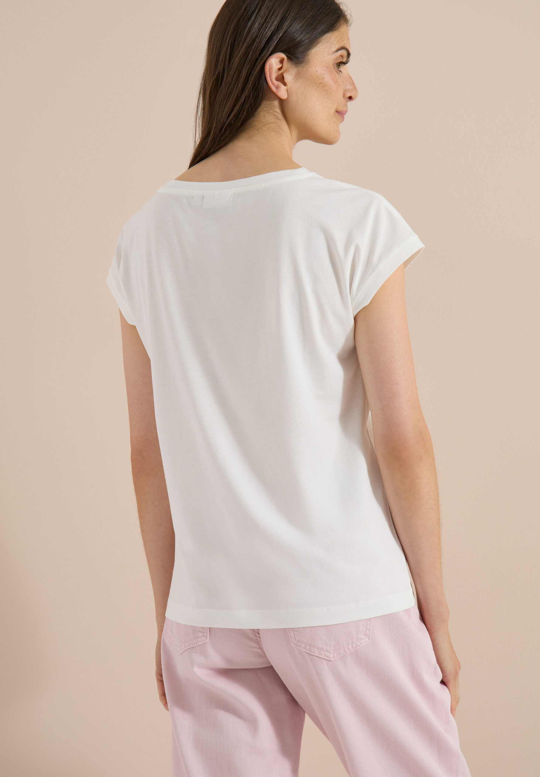T-Shirt mit Boat Neck und Frontprint – Bild 3
