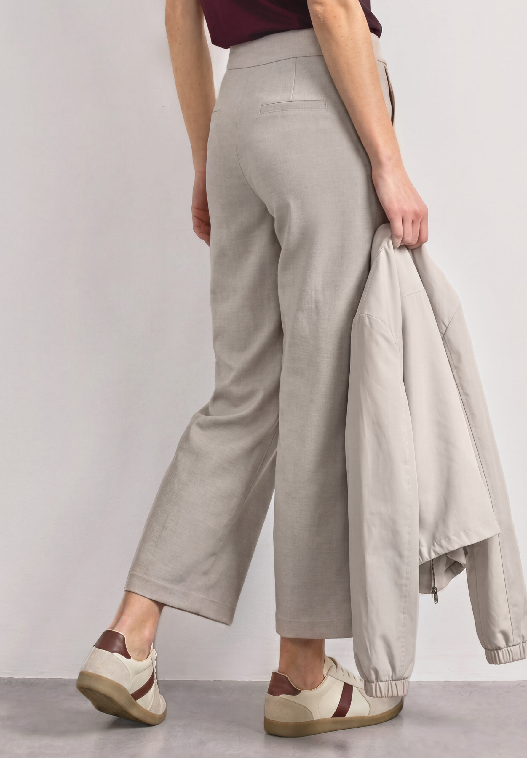 High Waist Culotte mit Schnallendetail – Bild 3
