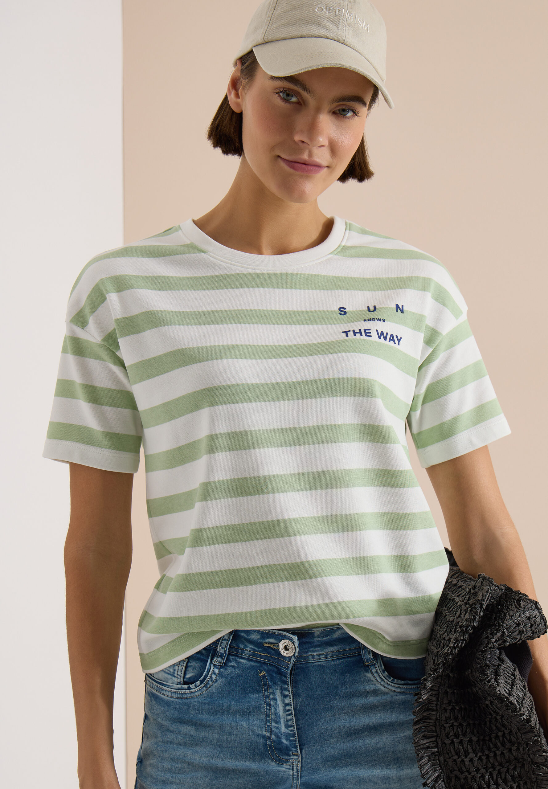 Halbarm Shirt mit Streifen und Wording-Detail – Bild 2