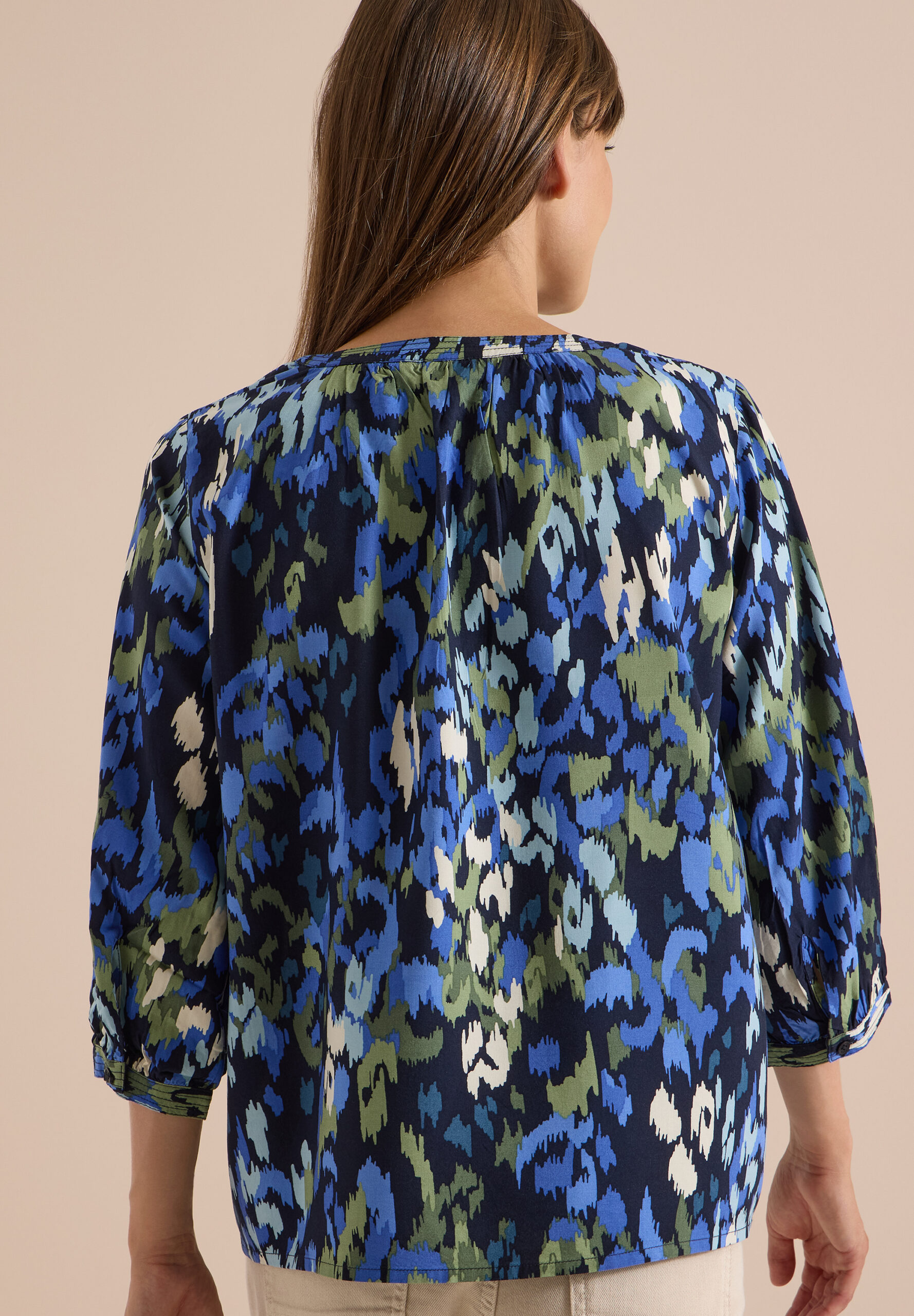 3/4-Arm Bluse mit Turn-Up und Print – Bild 3