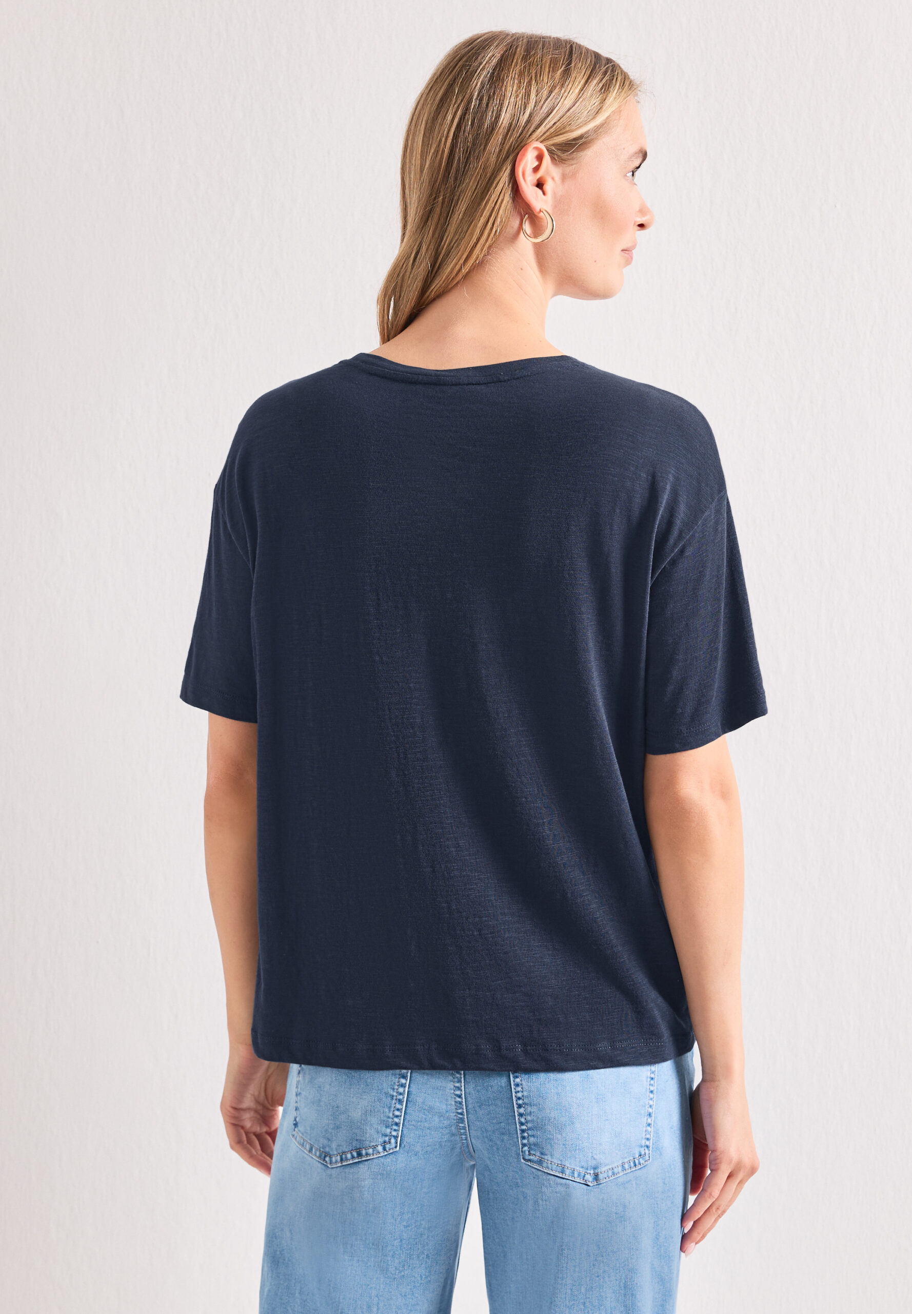 T-Shirt mit Rundhals und Frontprint – Bild 3