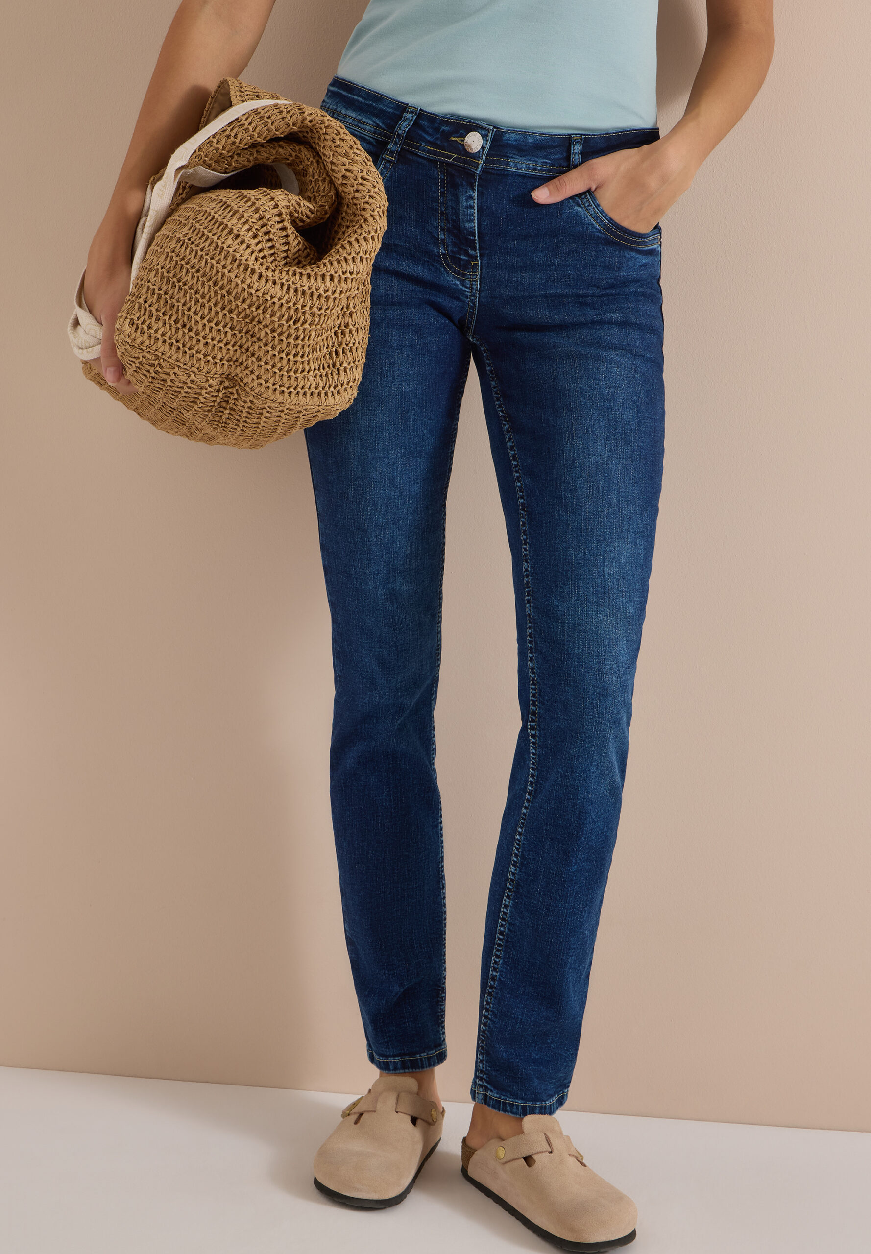 Mid Waist Straight Leg Jeans im Casual Fit – Bild 2